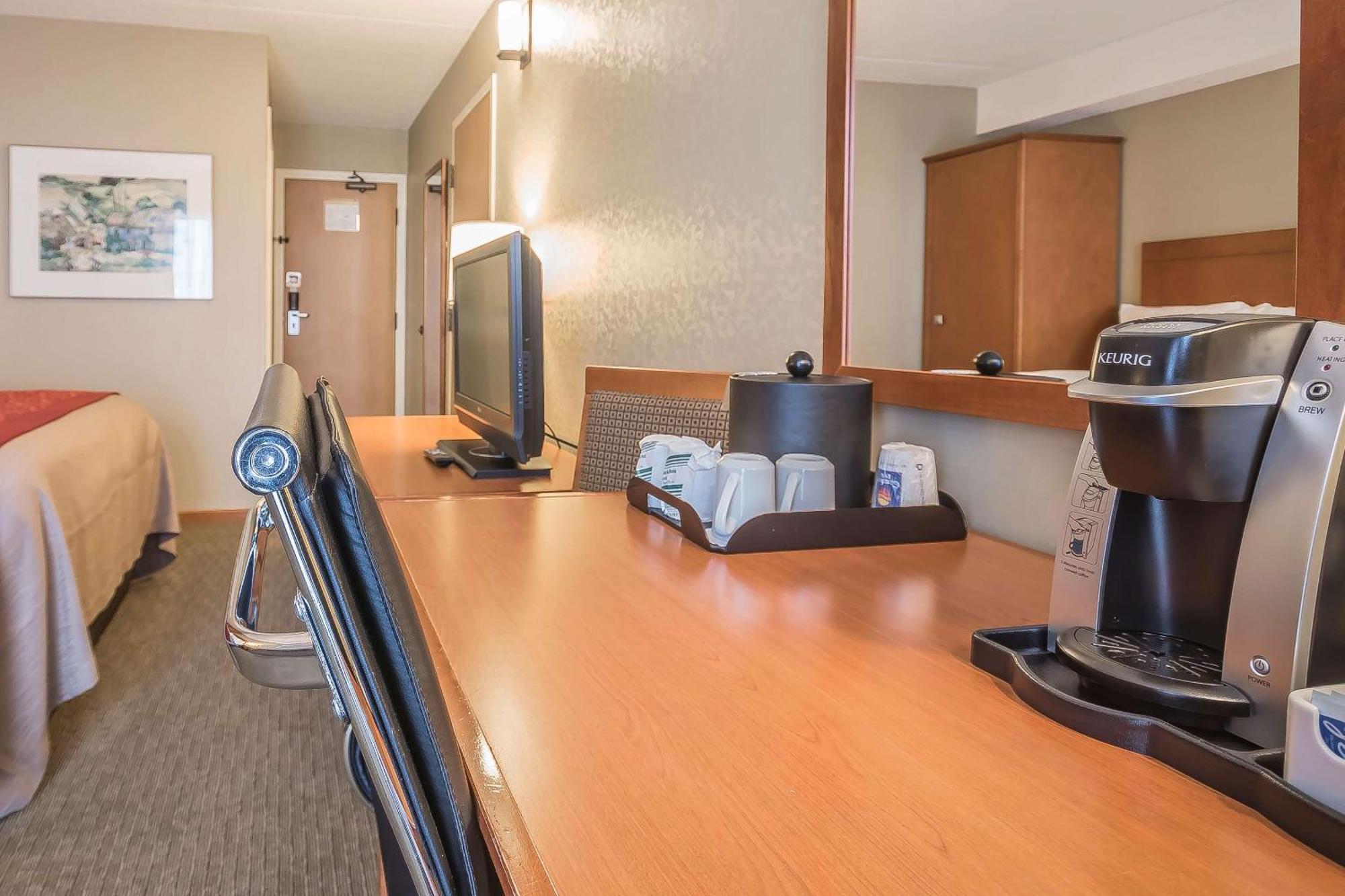 Comfort Inn Chilliwack Exterior photo