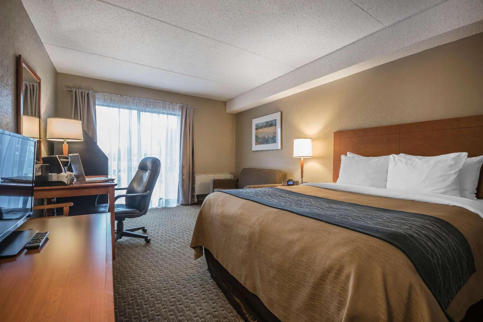 Comfort Inn Chilliwack Exterior photo