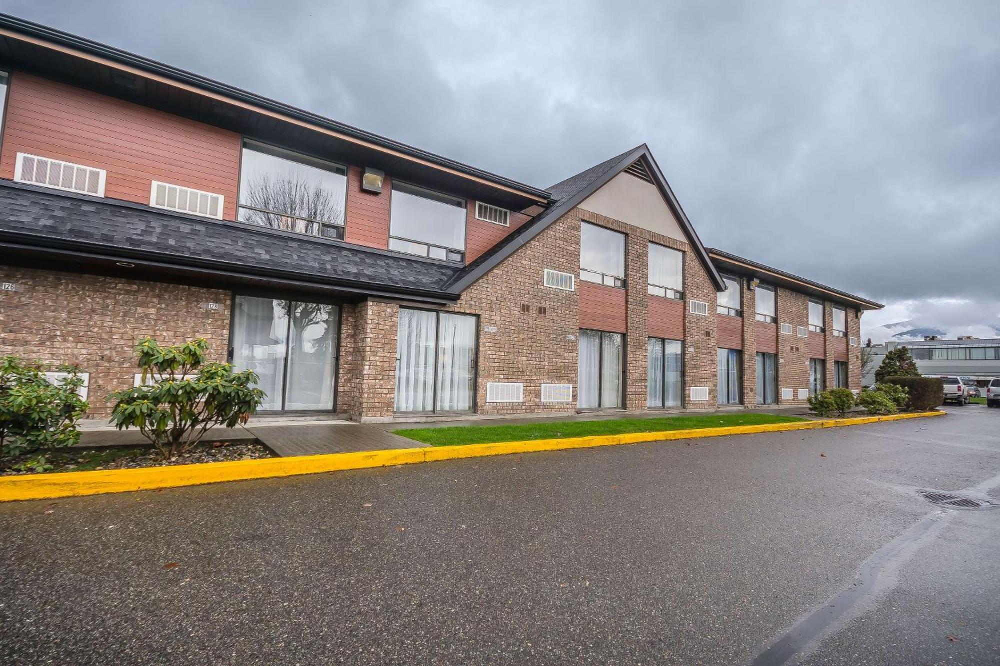 Comfort Inn Chilliwack Exterior photo