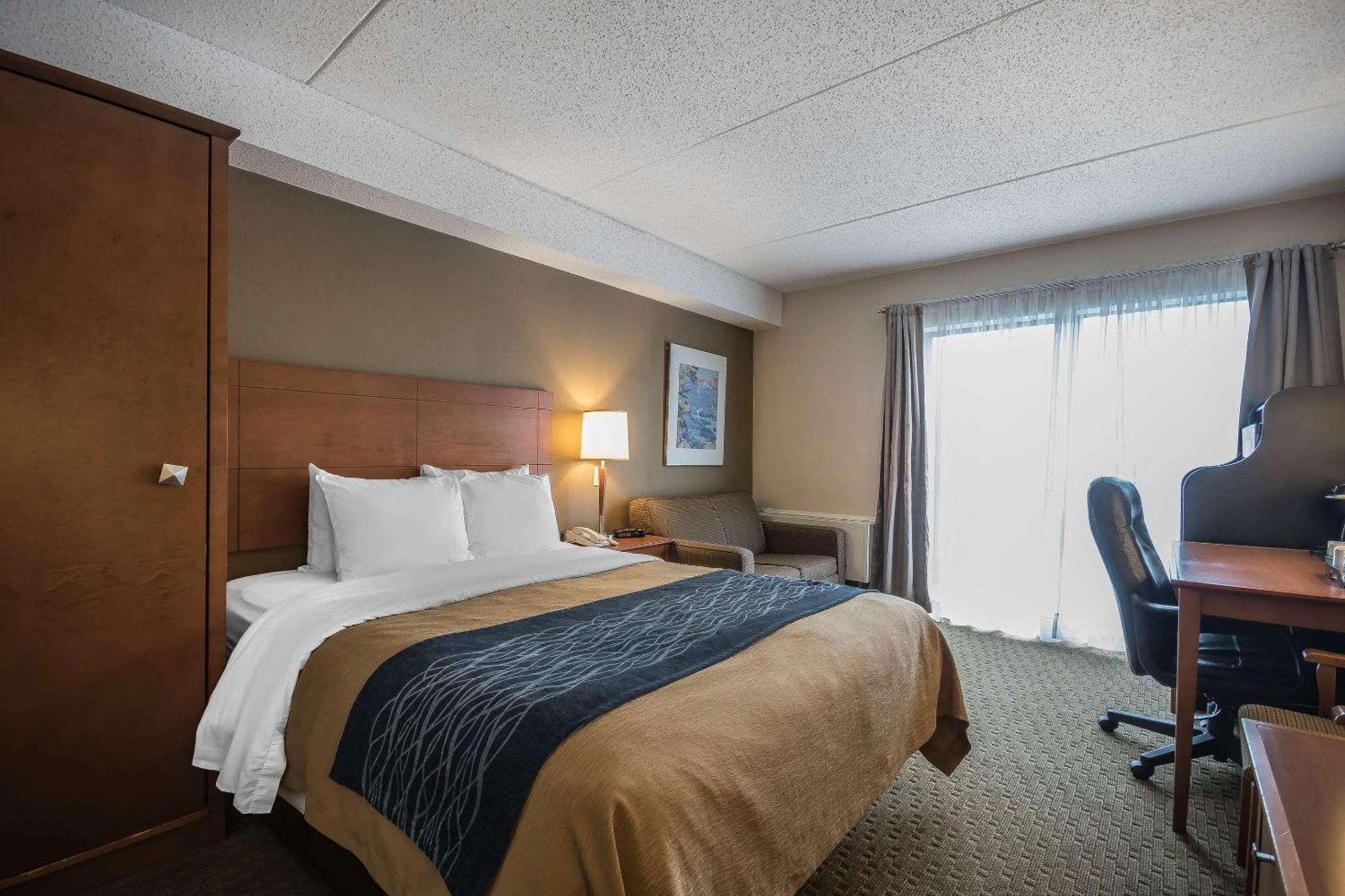 Comfort Inn Chilliwack Exterior photo