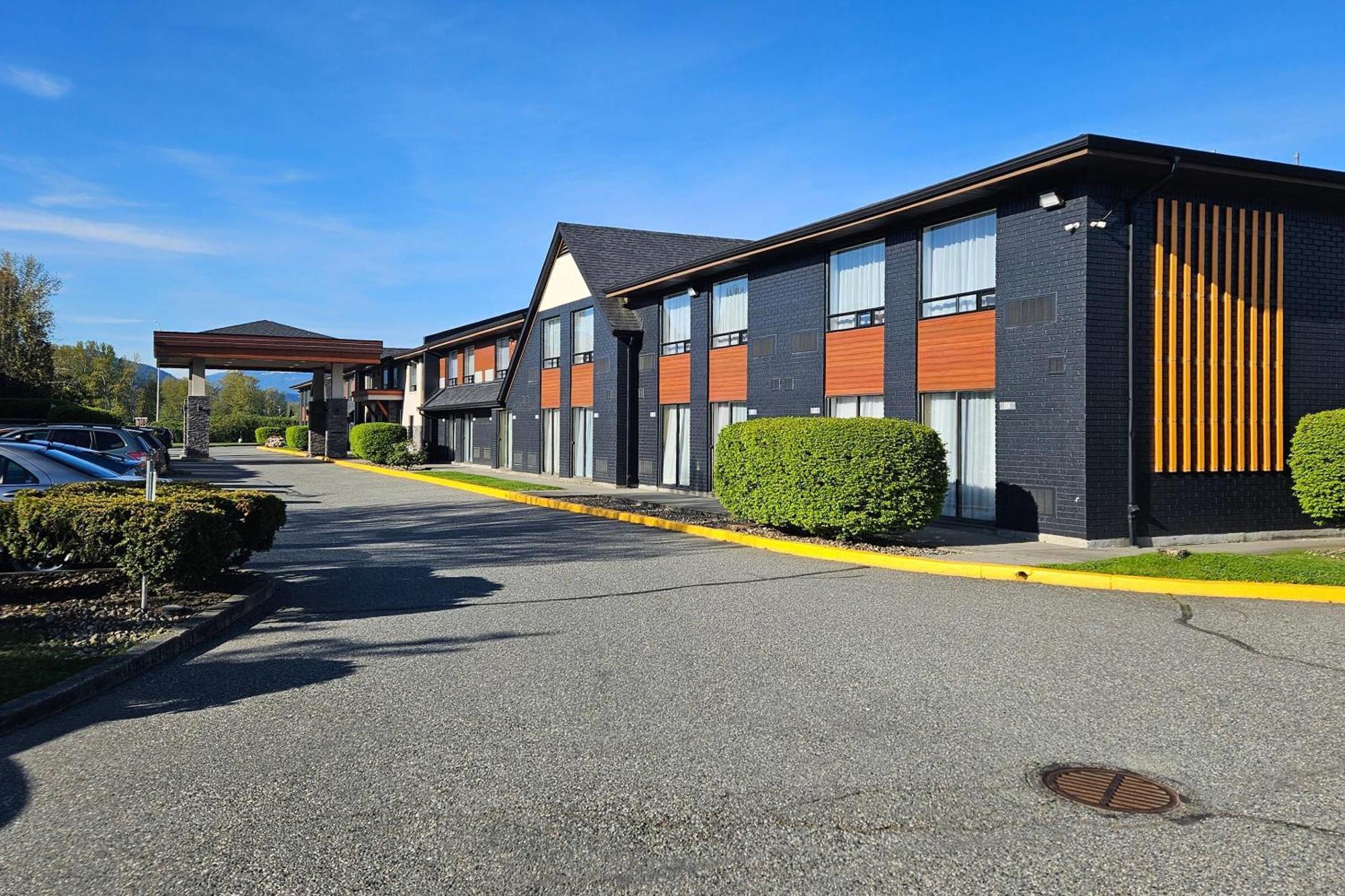 Comfort Inn Chilliwack Exterior photo