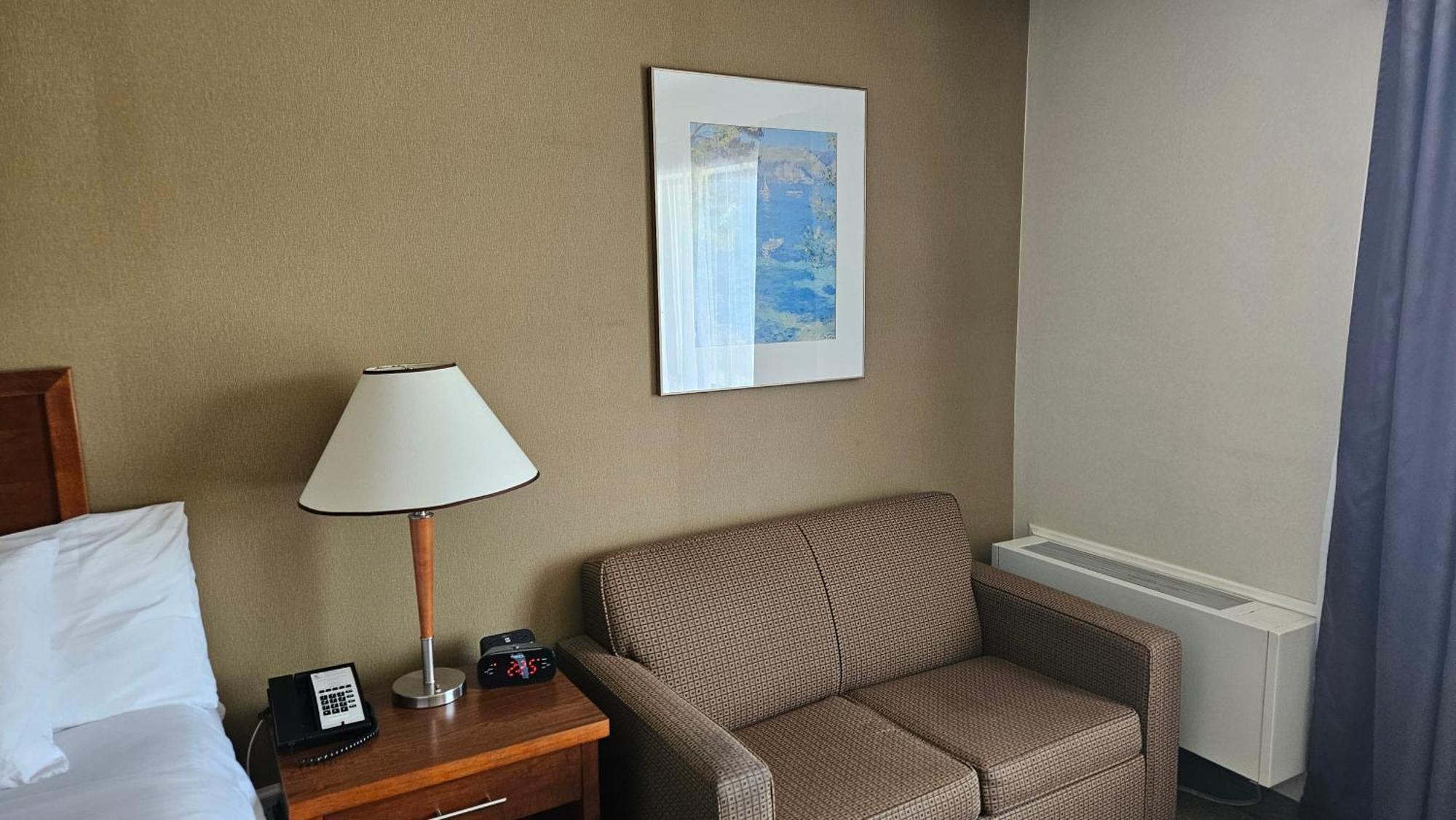 Comfort Inn Chilliwack Exterior photo